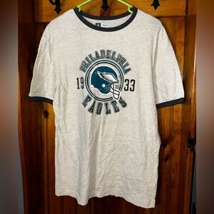 Philadelphia Eagles NFL Men's Heathered Cream Throwback Helmet Shirt Size Medium